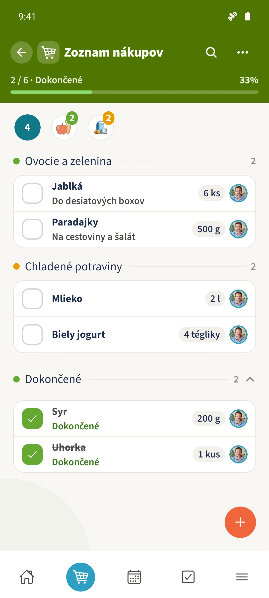 Spoločný nákupný zoznam zobrazuje kategórie, množstvá, poznámky a postup dokončenia.