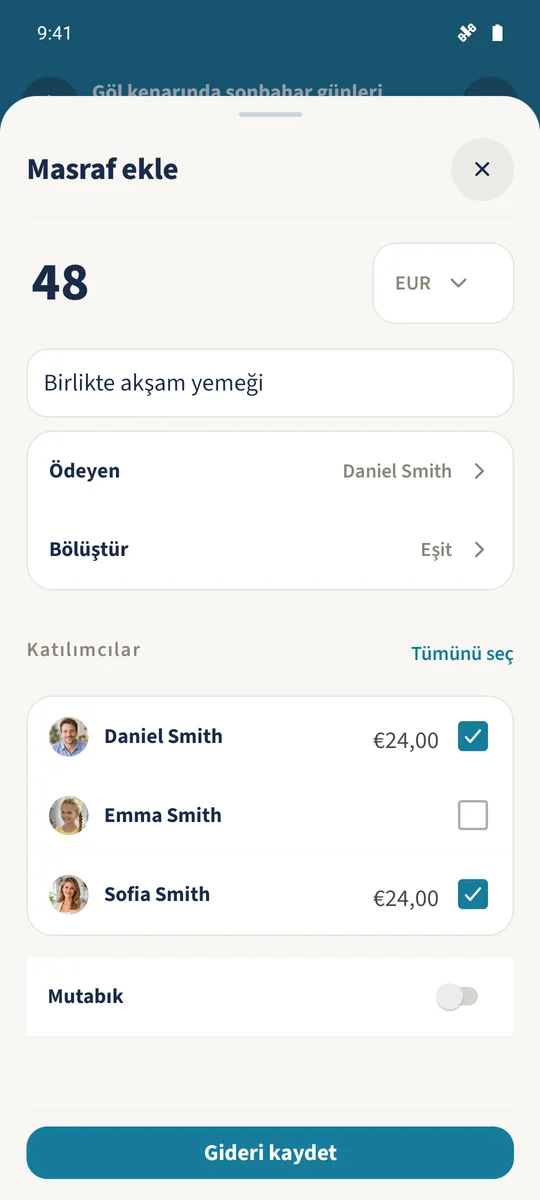 48 EUR akşam yemeği başlangıçta Daniel ve Sofia arasında eşit paylaşılmıştır.