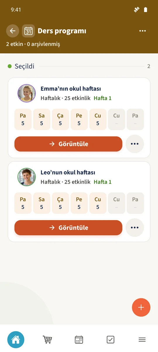 Ders programı genel görünümü Emma'nın okul haftası ve Leo'nun okul haftası'nı atanmış kişiler ve güncel ders sayılarıyla gösterir.